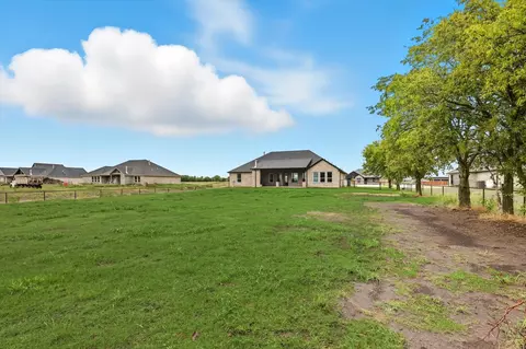 Exterior - 8775 Kassandra Dr, Sanger, TX 76266 photo 7 of 8