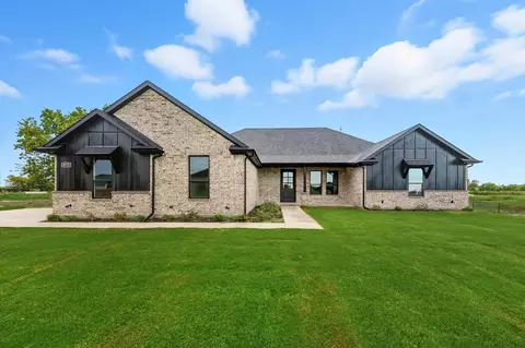8775 Kassandra Dr, Sanger, TX 76266