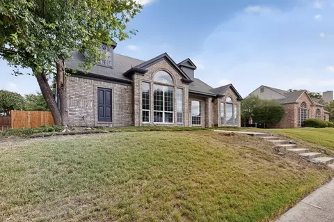 2249 Cross Timber Dr, Mesquite, TX 75181