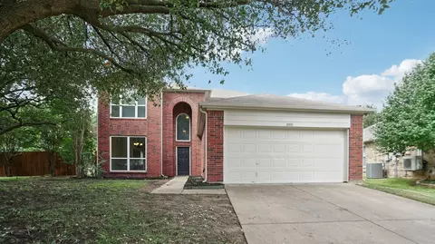 2000 Lamprey Cir, Denton, TX 76210