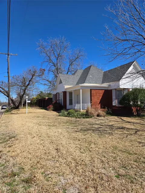 514 W Baylor St, Weatherford, TX 76086
