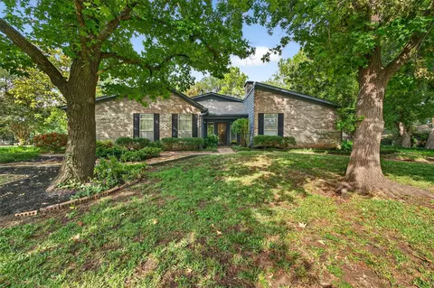 5508 Bello Vista Dr, Sherman, TX 75090