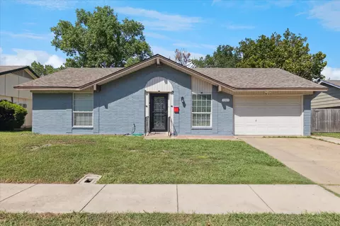 1309 Kingston Dr, Lewisville, TX 75067