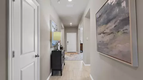 Entry Way - 525 Marsh St, Cleburne, TX 76033 photo 6 of 6