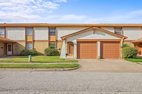 1019 Pleasant Valley Ln, Arlington, TX 76015