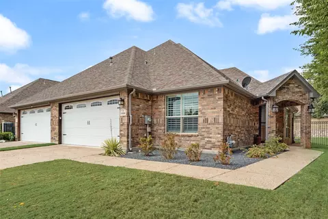 4900 Dacy Ln, Fort Worth, TX 76116