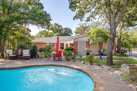 1001 Greenbriar Dr, Joshua, TX 76058