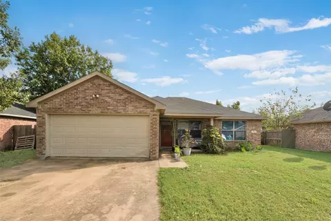 800 Phillips Cir, Kaufman, TX 75142