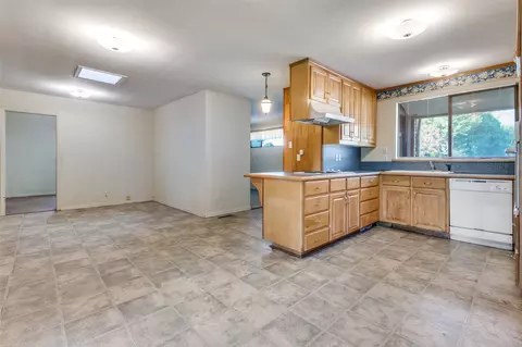 Kitchen - 3722 Devonshire Ct E, Irving, TX 75062 photo 2 of 2