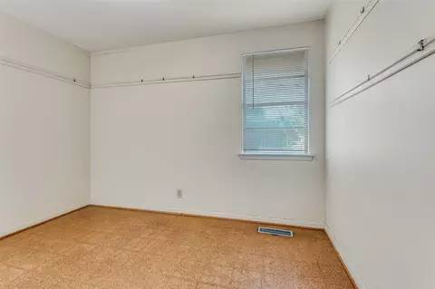 Bedroom - 3722 Devonshire Ct E, Irving, TX 75062 photo 3 of 4