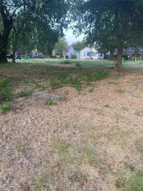 603 N Schopmeyer St, Gainesville, TX 76240