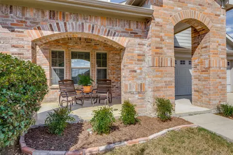 2844 Adams Fall Ln, Fort Worth, TX 76123