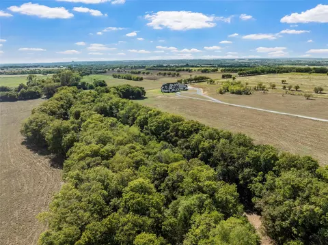 477 Wolf Creek Rd, Lorena, TX 76655 photo 2