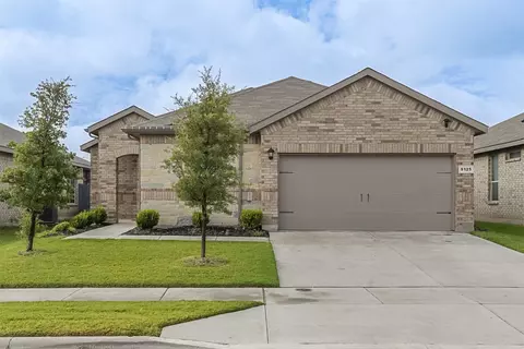 9125 Red Brush Trl, Fort Worth, TX 76131