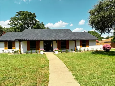 909 Highland Dr, Cleburne, TX 76033