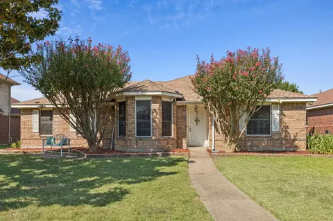 4215 Juniper Ln, Carrollton, TX 75010