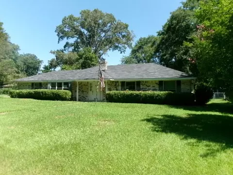8401 Dogwood Trl, Haughton, LA 71037