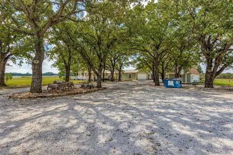 5321 N Highway 101 Hwy, Sunset, TX 76270 photo 2