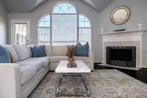 2513 Hunters Run Dr, Plano, TX 75025