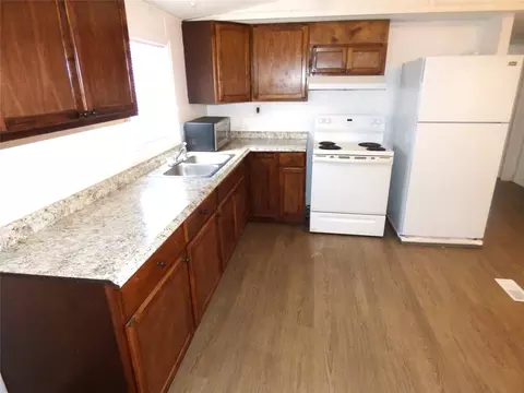105 E 9th St, Cisco, TX 76437 photo 11