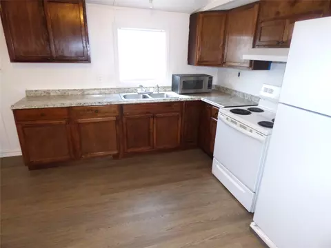 105 E 9th St, Cisco, TX 76437 photo 12