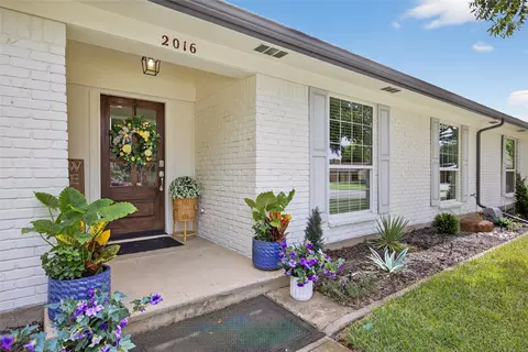 2016 Briar Trl, Hurst, TX 76054 photo 2