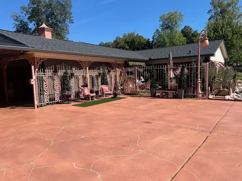 2821 W Cavett Dr, Shreveport, LA 71104