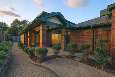 6614 Phoenix Pl, Plano, TX 75023