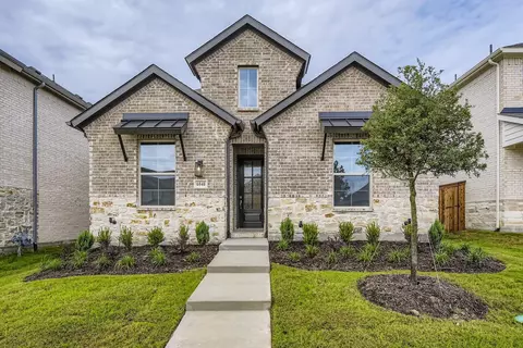 6040 Silverstein St, Fort Worth, TX 76126