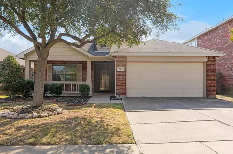 2701 Gardendale Dr, Fort Worth, TX 76120