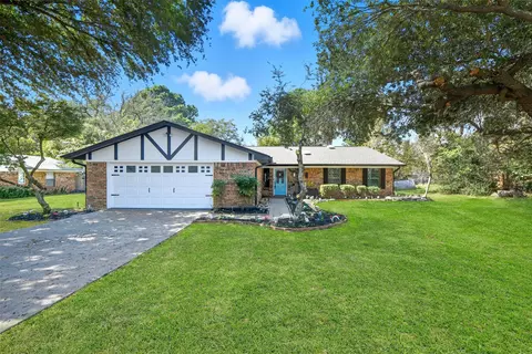 214 Bluebonnet Trl, Keene, TX 76059