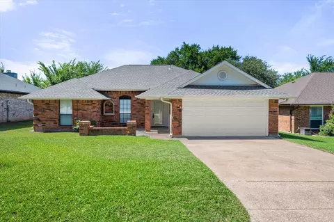 7508 Jamie Renee Ln, North Richland Hills, TX 76182