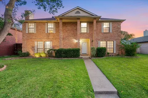 1713 Creek Valley Rd, Mesquite, TX 75181