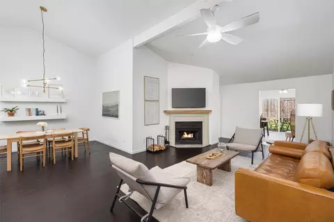 6609 Ports O Call Dr, Rowlett, TX 75088