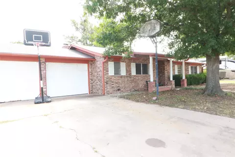 Exterior - 212 Palmer Dr, Comanche, TX 76442 photo 7 of 18