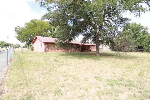 Exterior - 212 Palmer Dr, Comanche, TX 76442 photo 13 of 18