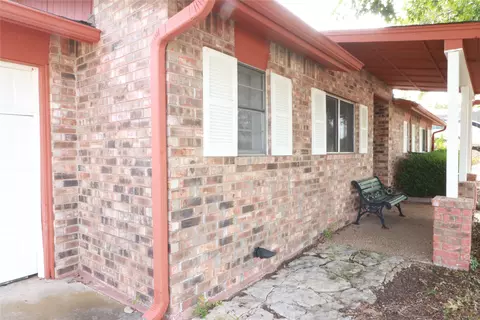 Exterior - 212 Palmer Dr, Comanche, TX 76442 photo 8 of 18