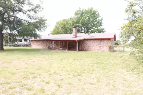 Exterior - 212 Palmer Dr, Comanche, TX 76442 photo 10 of 18