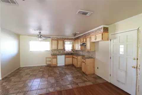 Living - 212 Palmer Dr, Comanche, TX 76442 photo 4 of 5