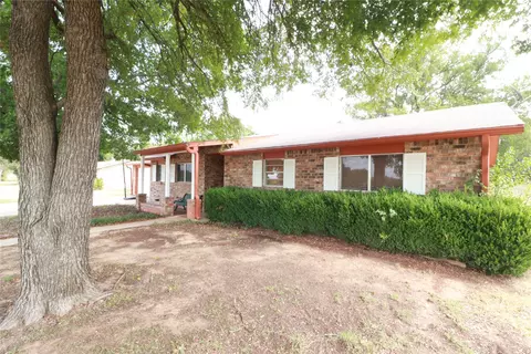 Exterior - 212 Palmer Dr, Comanche, TX 76442 photo 17 of 18