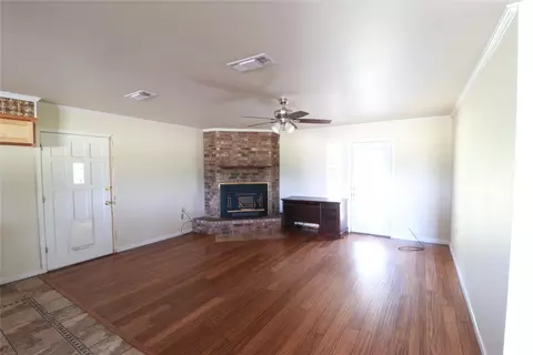 Living - 212 Palmer Dr, Comanche, TX 76442 photo 5 of 5