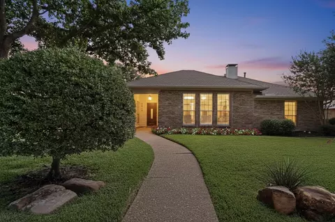 2012 Stain Glass Dr, Plano, TX 75075