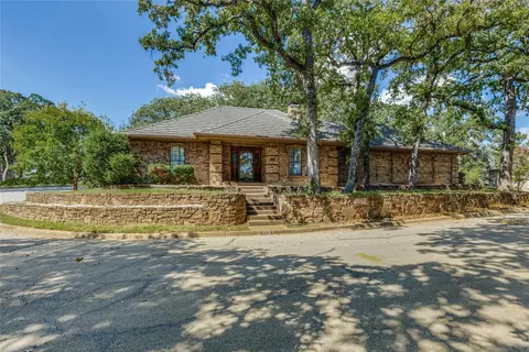 413 Timber Bay Ct, Azle, TX 76020