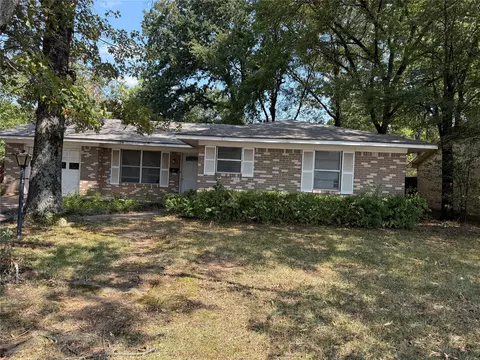 2995 Carson Ln, Paris, TX 75460 photo 2