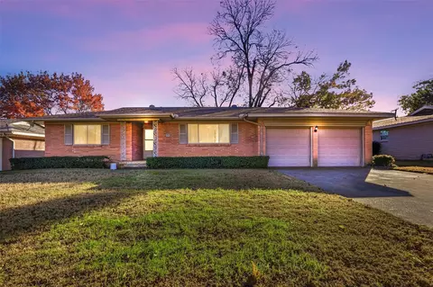 1512 White Way Dr, Arlington, TX 76013