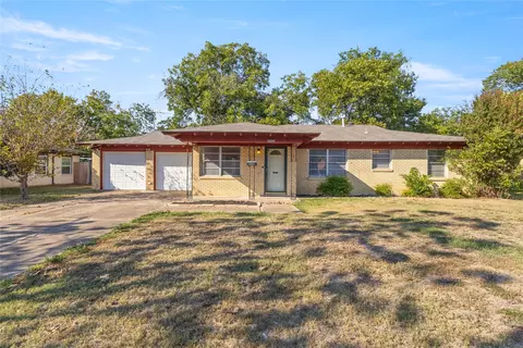 5005 Roxie St, Haltom City, TX 76117