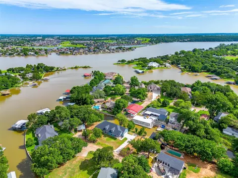 3815 Silver Creek Ct, Granbury, TX 76048