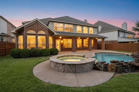 5009 Valleyside Dr, Fort Worth, TX 76123
