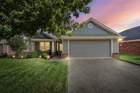 2549 Massey Ln, Robinson, TX 76706