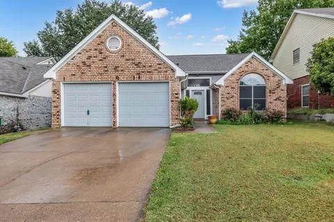 10101 Long Rifle Dr, Fort Worth, TX 76108